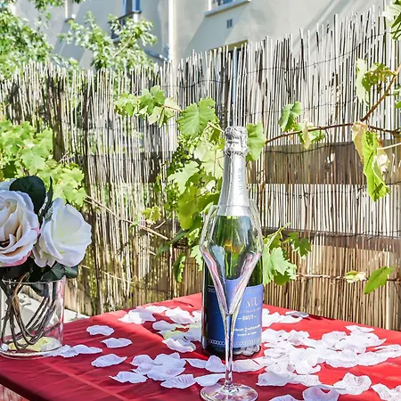 Elegant Parisien Avec Double Balcon شقة